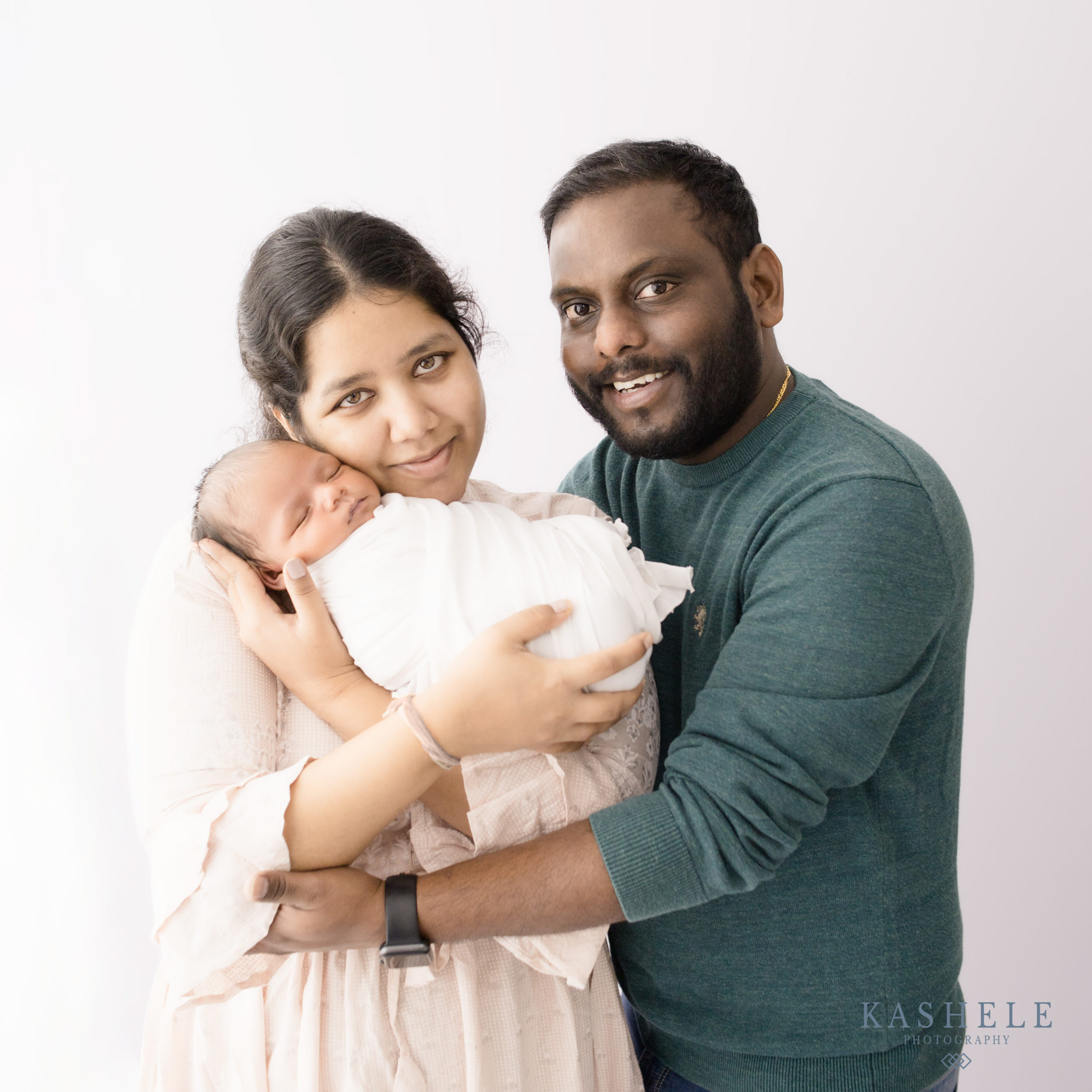 Newborn & Sibling Photo Session - Silver Bee Photography